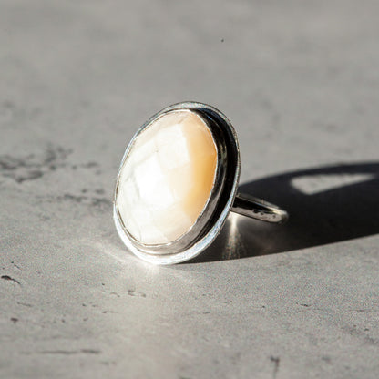 Chunky Mother of Pearl Ring - Size 6.25