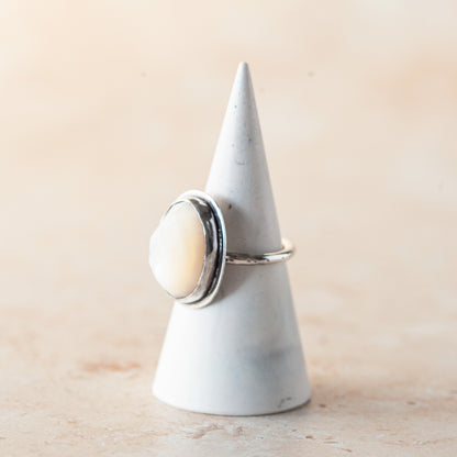 Chunky Mother of Pearl Ring - Size 6.25